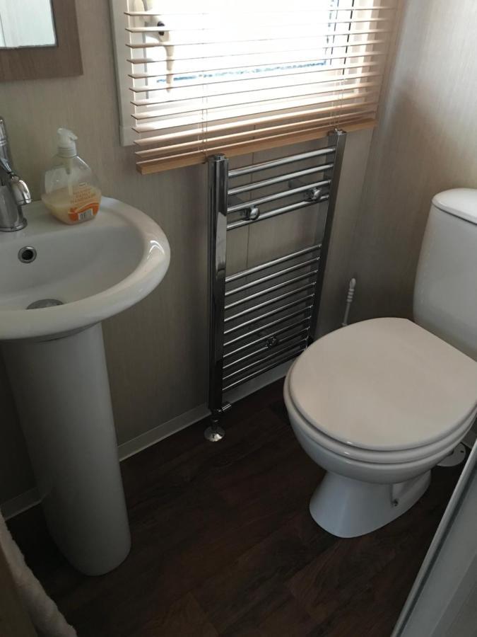 Bobby'S Bolthole Apartment Heysham Exterior photo
